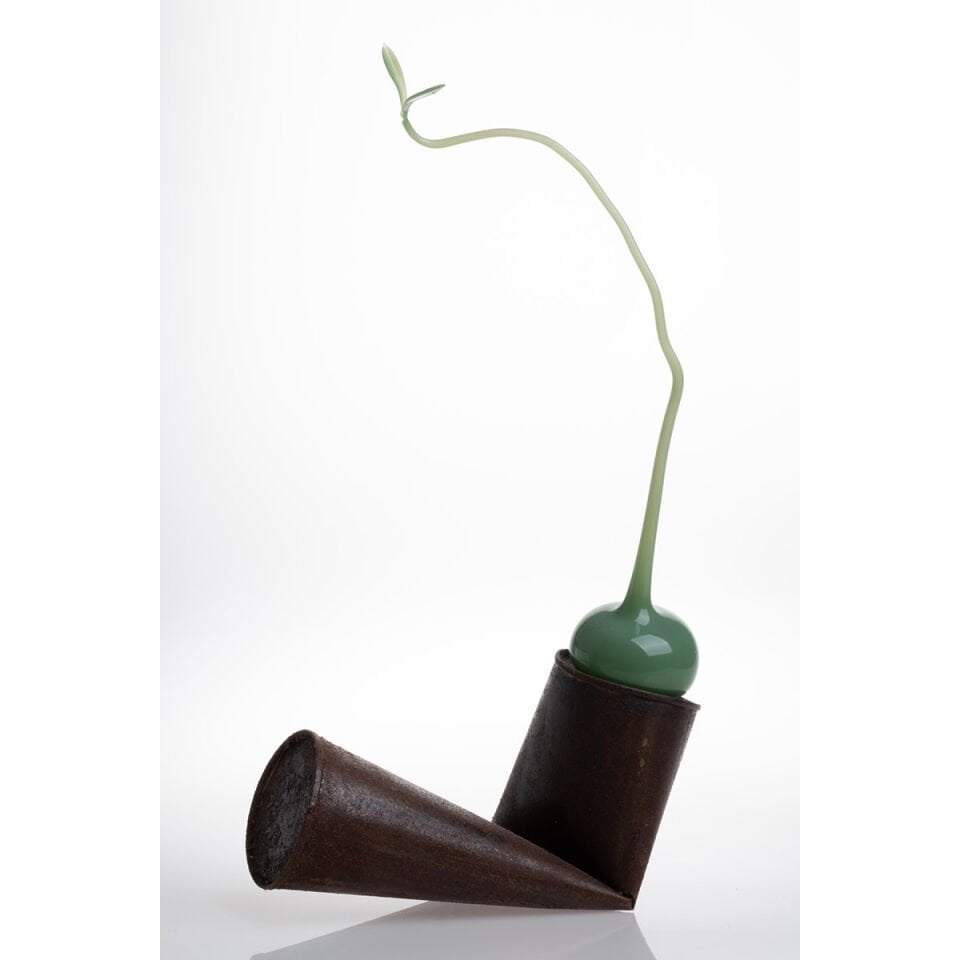 Trachea 3, 2024, cam, paslanmış teneke, Üfleme Tekniği, 18 x 6 x 31 cm.