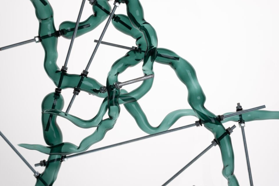 Yeraltı Eskizleri, 2025, cam, tij çubuğu, somun, Üfleme Tekniği, 80 x 60 x 25 cm.